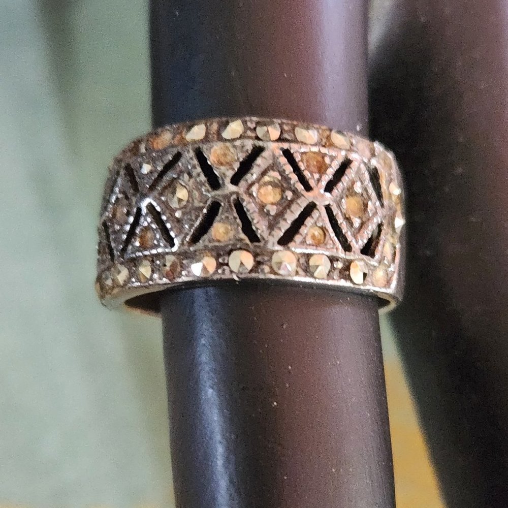 Vintage sterling silver marcasite band ring
